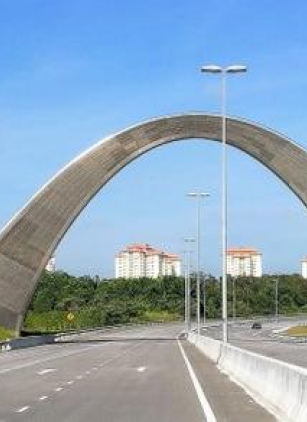 EXCELLENT CONNECTIVITY TO SINGAPORE AND JOHOR